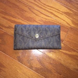 Michael Kors Envelope Wallet